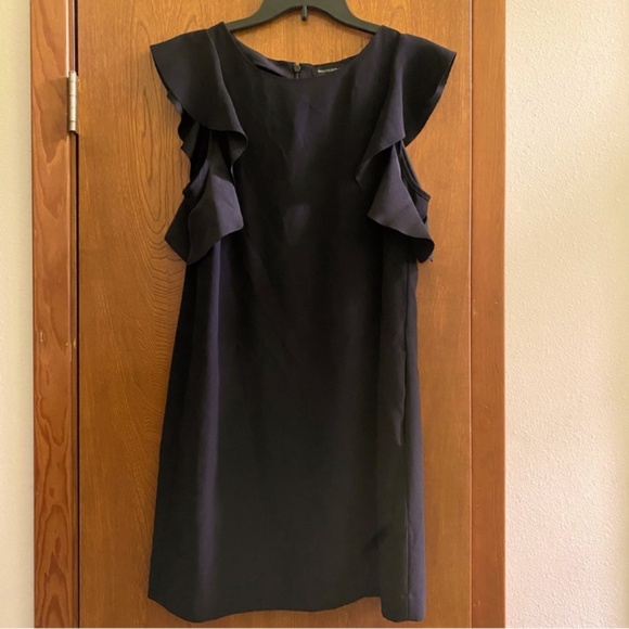 Banana Republic black ruffle sleeve Dress—Size 8 - Picture 1 of 6
